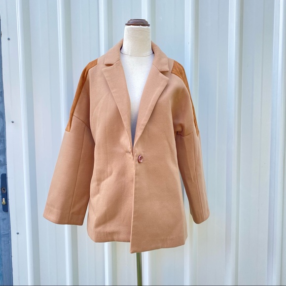 Witch & Knight Thick Coat - Picture 2 of 9